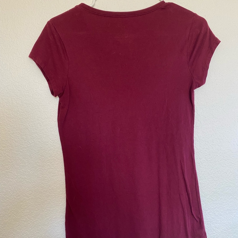 Maroon tshirt - Picture 3 of 3